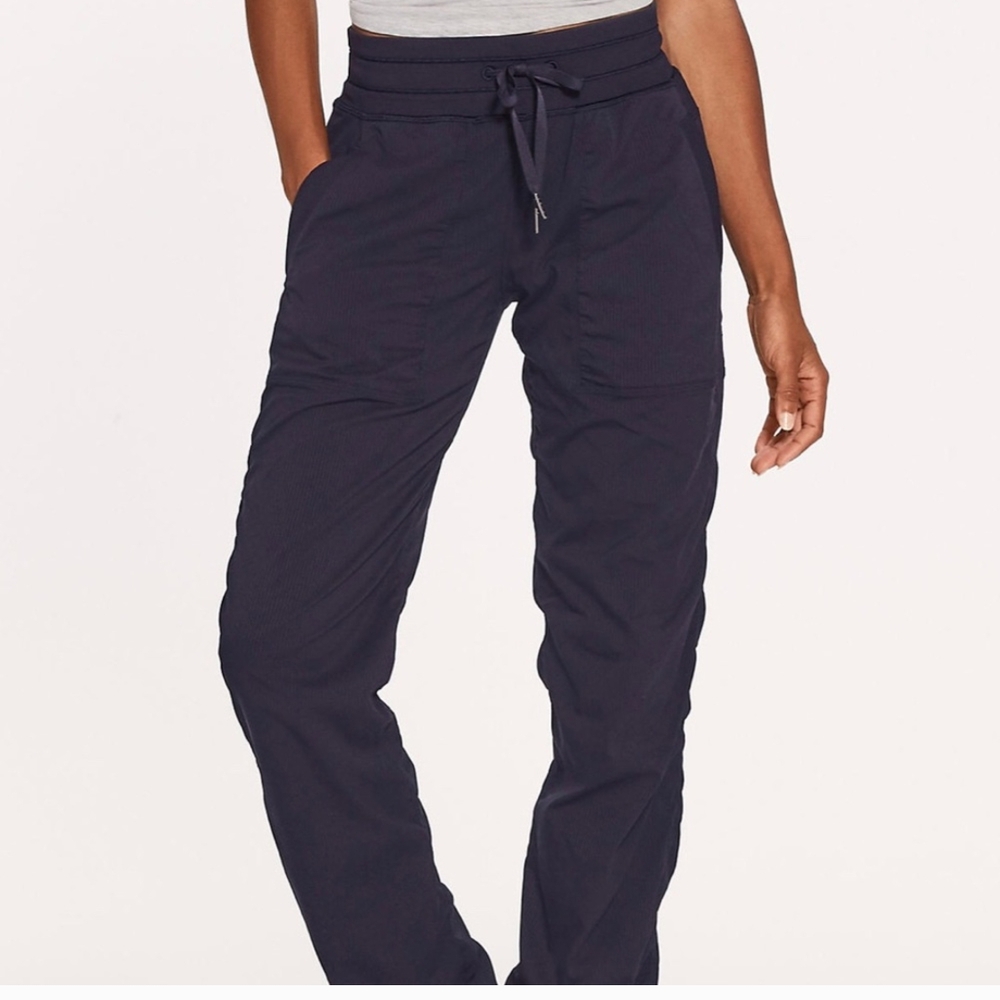 Lululemon dance Studio Cropped Navy Pants